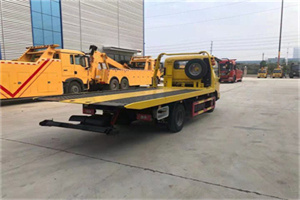 花木非事故拖车