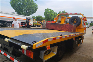 花木附近拖车电话号码服务